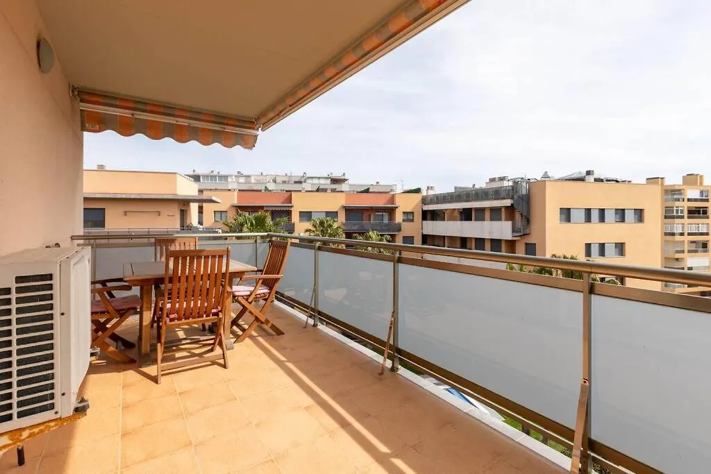 Just Oliver Holidays - Maldivas I La Pineda Apartment