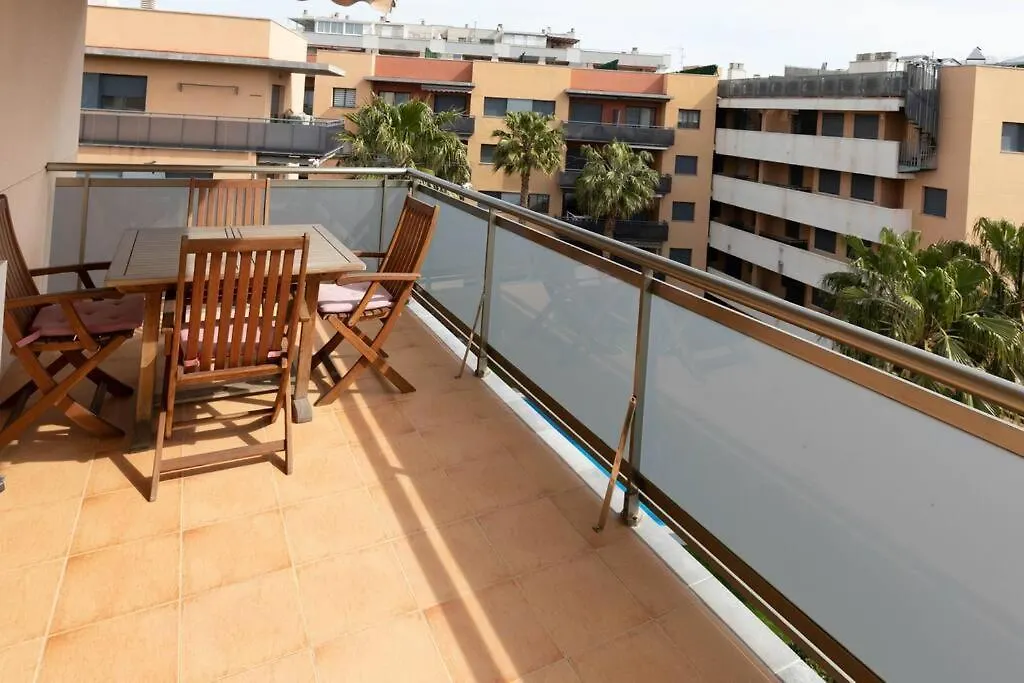 Just Oliver Holidays - Maldivas I La Pineda Apartment